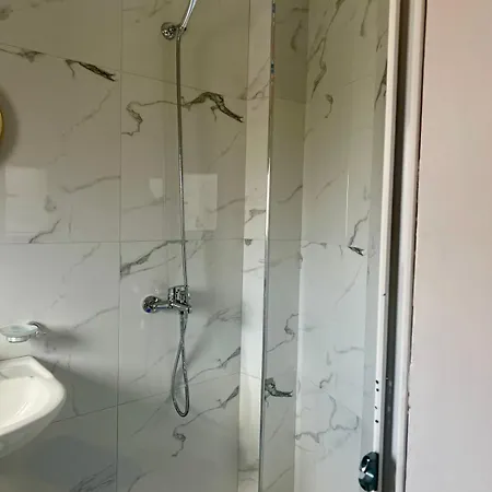 Апартаменты Guest House Korce *