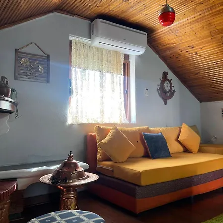 Апартаменты Guest House Korce *